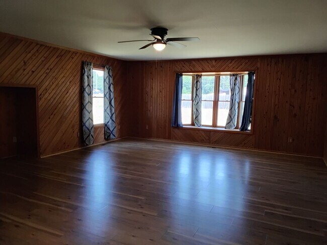 Building Photo - 4331 NC-24
