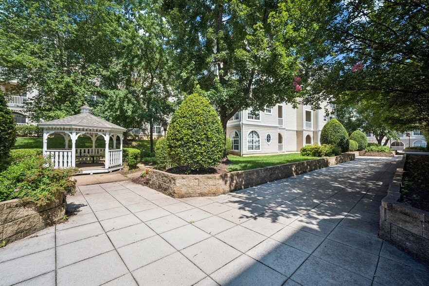 Building Photo - 4551 Strutfield Ln