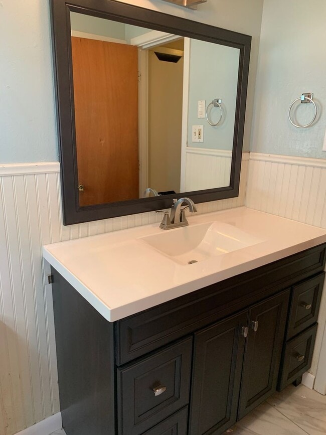 Building Photo - Pre Leasing for Fall 2026!!