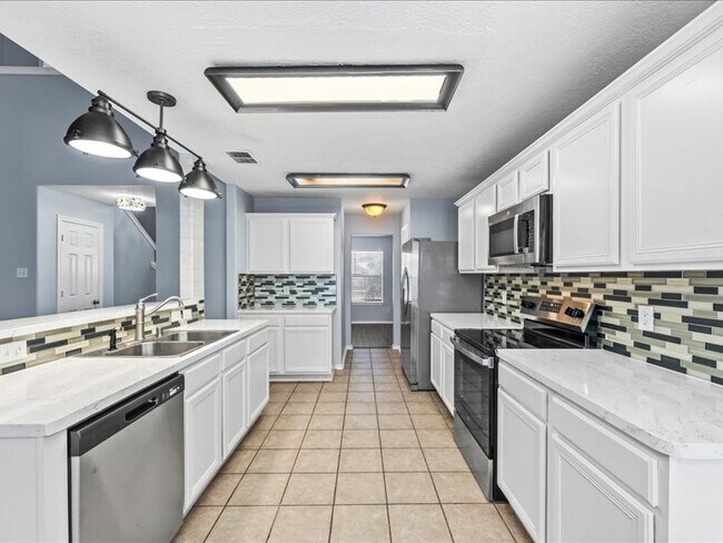 Building Photo - 6422 Senda Ct