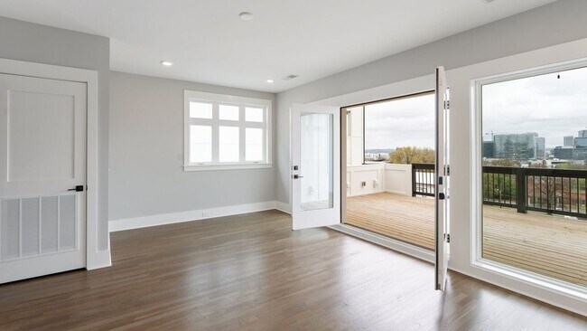 Building Photo - Nashville. Spotless & never been lived in 4BR/4.5BA home + separate office