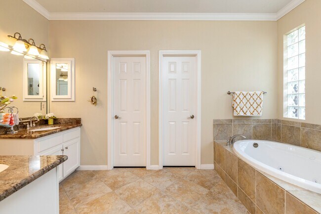 Building Photo - 3902 Misty Morn Ln