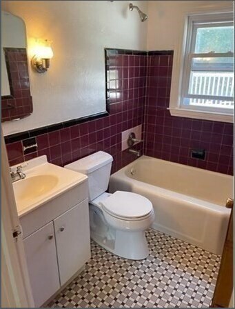 Building Photo - 276 Weston St