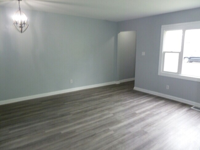 Building Photo - Charming Ranch, 3 bedrooms 2 baths