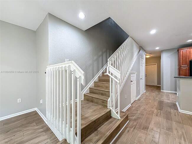 Building Photo - 2505 NW 31st Ct