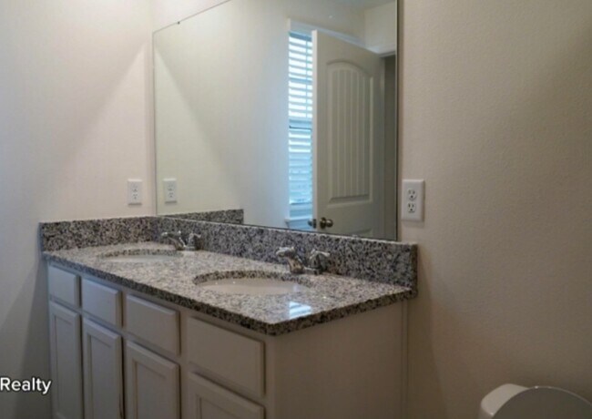 Building Photo - 12071 Holystone St