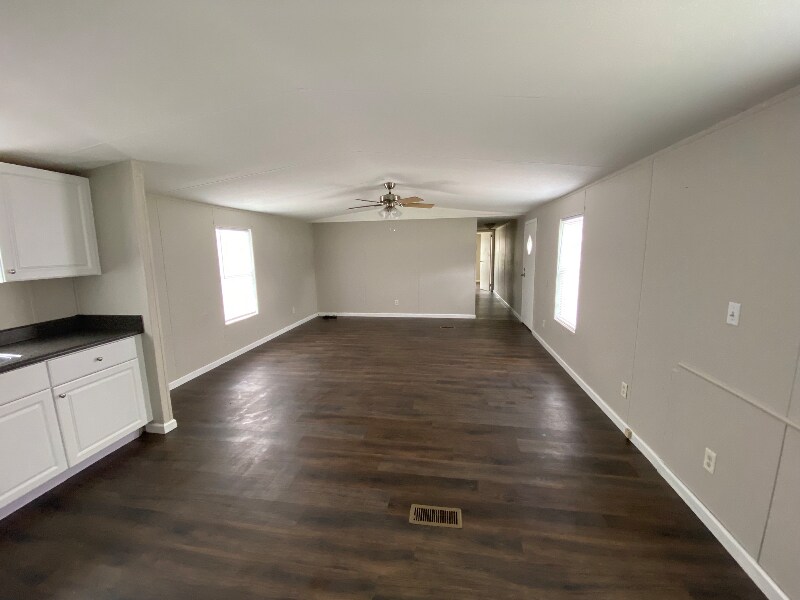 Building Photo - 80 Redwood Ln