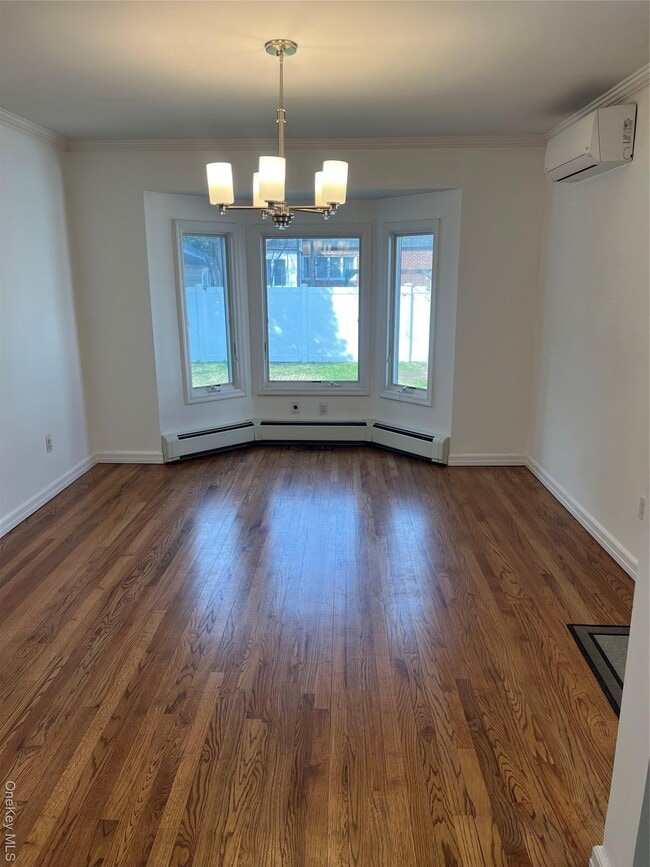 Building Photo - 1016 Oaks Dr