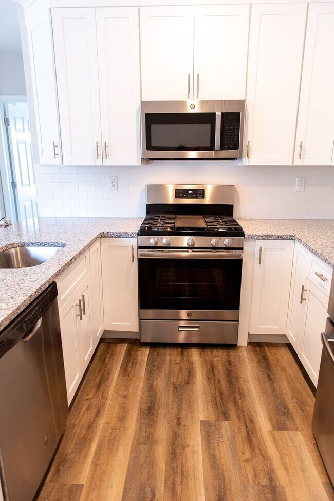 Building Photo - 11 Seminary Ave