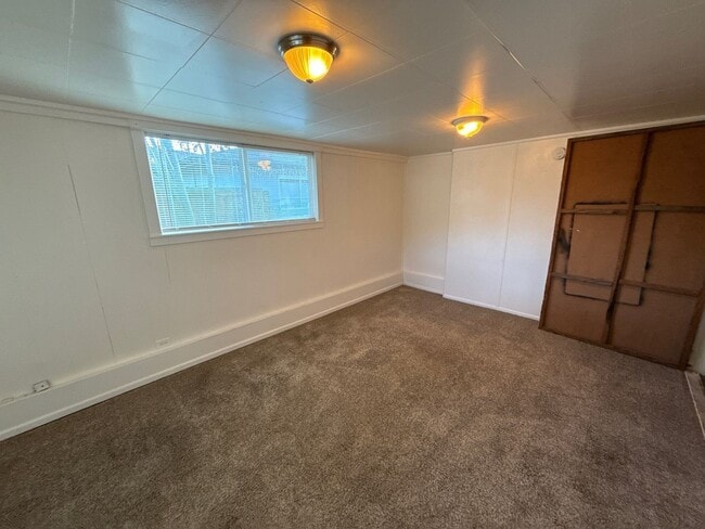 Building Photo - 1215 NW 11th St