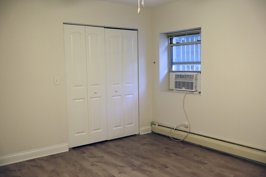 Building Photo - 5412 S Drexel Ave