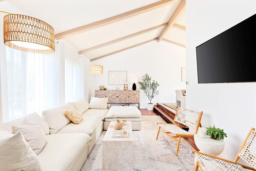 Building Photo - 14287 Minorca Cove