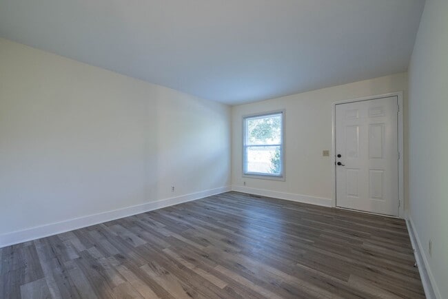 Building Photo - 123 Pecan St