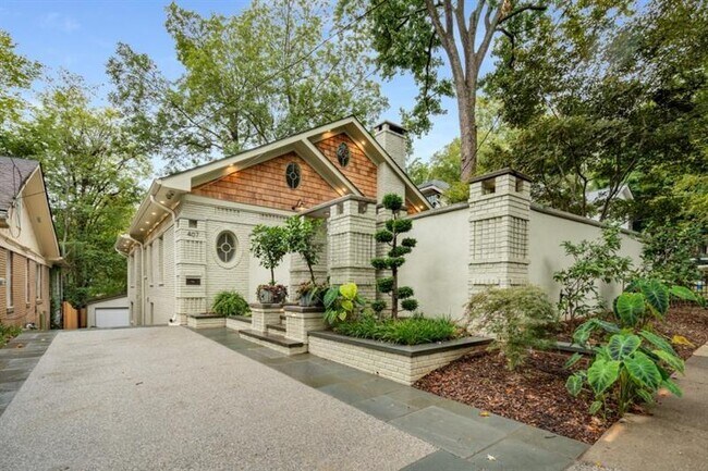 Building Photo - 407 8th St NE