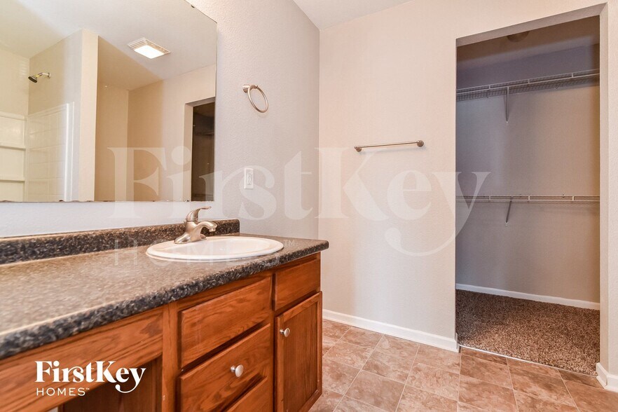 Building Photo - 8016 Grove Berry Way