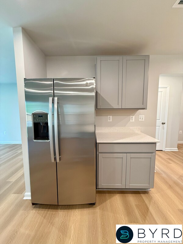 Building Photo - 421 Rivanna Hl Rd