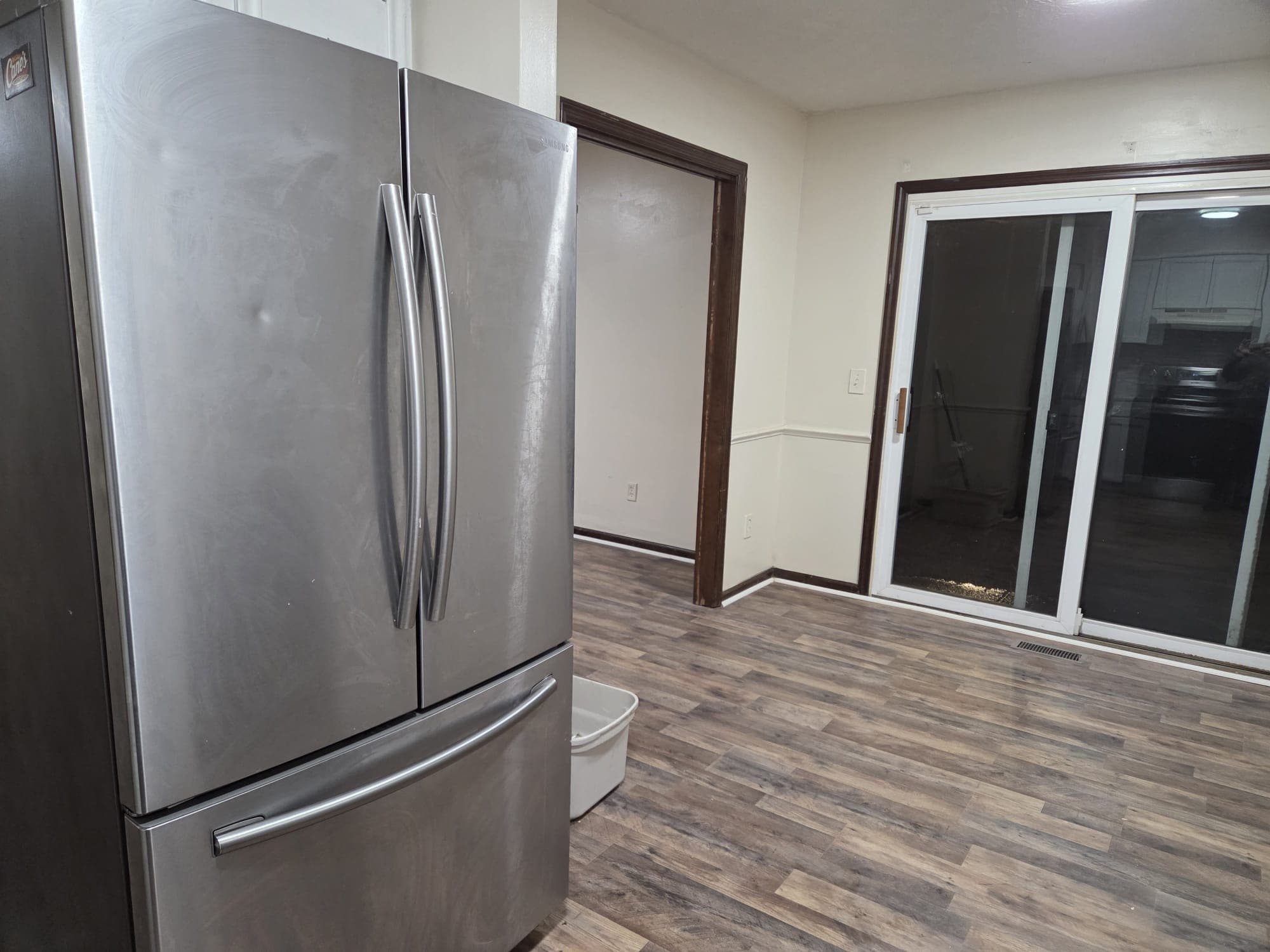 Building Photo - 812 Linworth Rd E