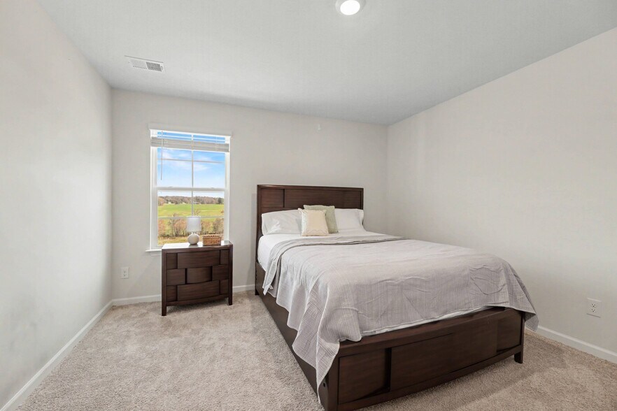 Building Photo - 5223 Ironwood Dr