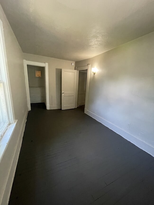 Building Photo - 4208 Asbury Dr