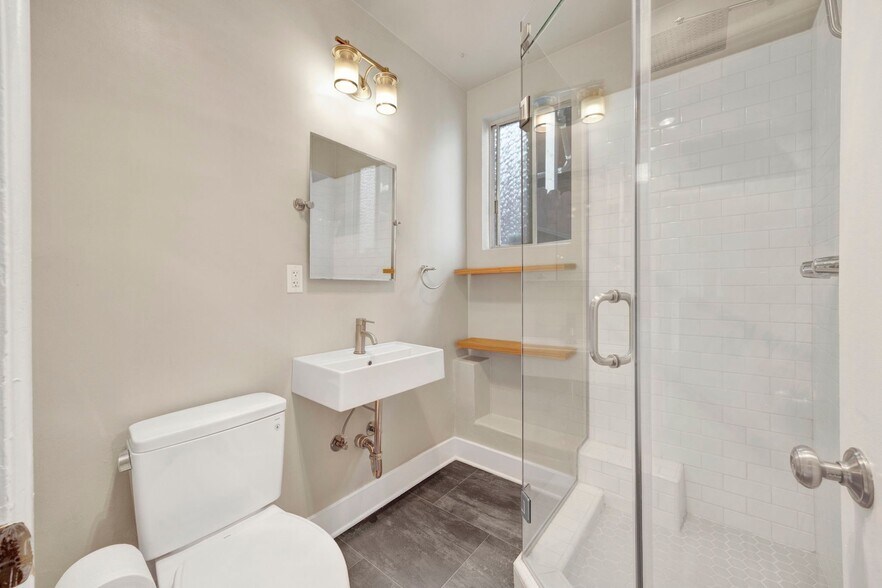 Building Photo - 4439 Palmero Dr