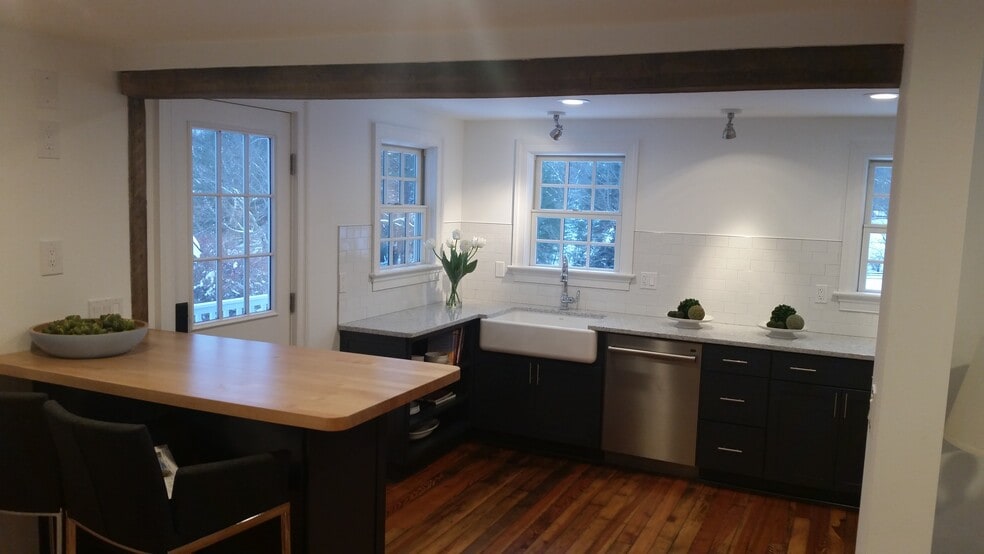 Kitchen - 248 Smith Ridge Rd