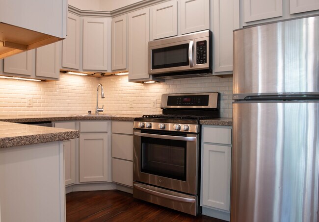 kitchen - 545 Wisconsin St