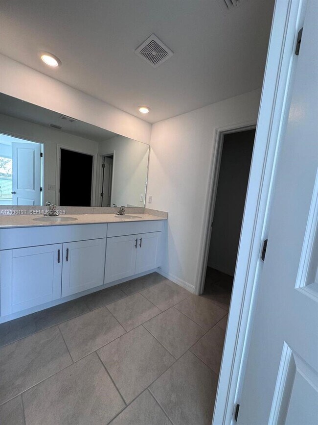 Building Photo - 17711 Paradiso Wy