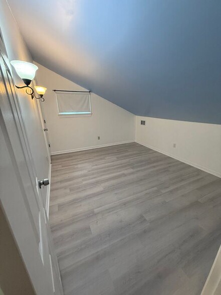 Building Photo - 525 Lee Rd