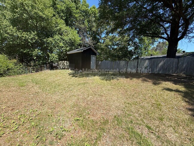 Building Photo - 600 Tipperary Dr