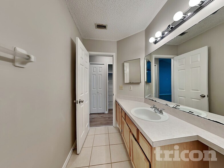 Building Photo - 8129 Mactavish Way W