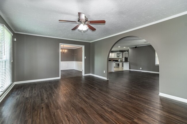 Building Photo - Beautiful and Updated 5 Bedroom Home