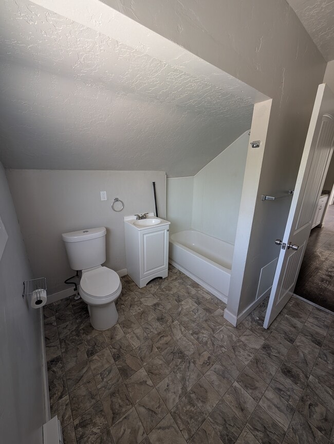 Building Photo - 228 W 100 N