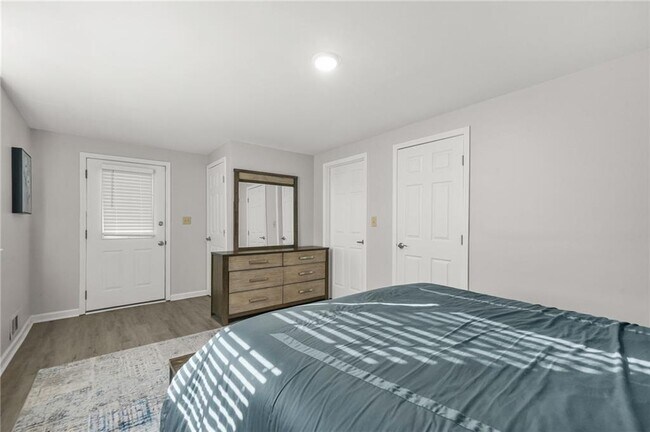 Building Photo - 9800 Foxworth Dr