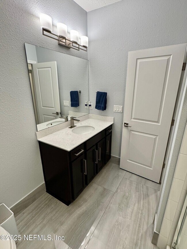 Building Photo - 163 Pine Forest Ct