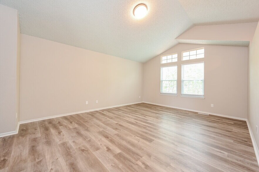 Building Photo - 7572 Dawn Dr