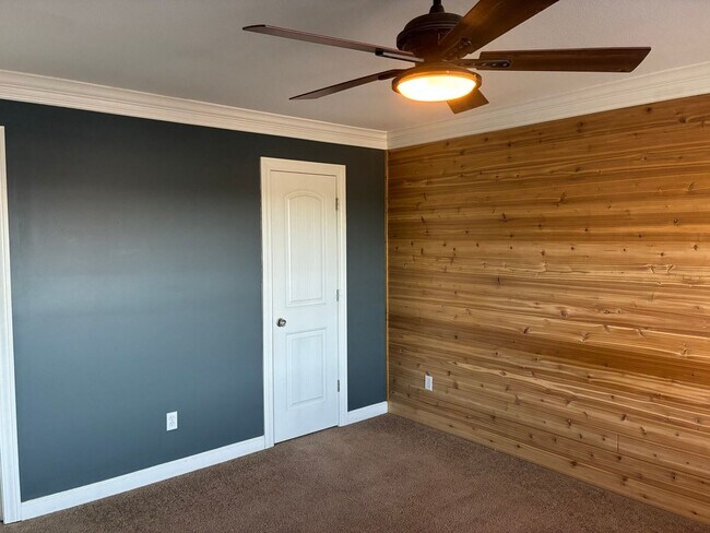 Building Photo - 4207 Gladden Ln
