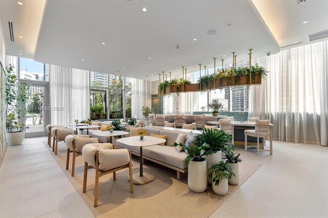 Building Photo - 77 SE 5th St