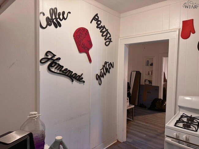 Building Photo - 2812 Ave R