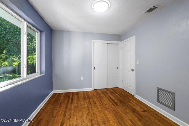 Building Photo - 4007 Aldington Dr