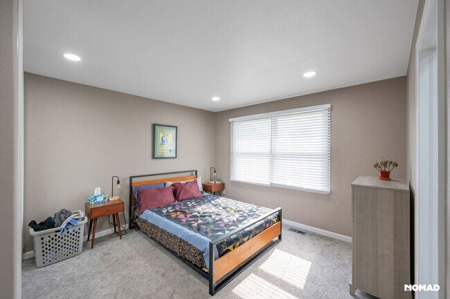 Building Photo - 1321 S Lansing Ct