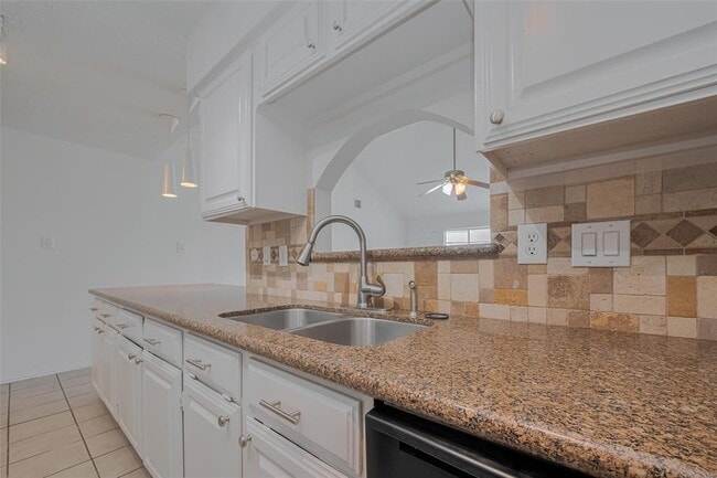 Building Photo - 10306 Jillana Kaye Dr