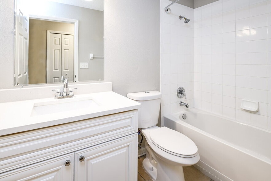 Building Photo - 5224 Braddock Dr