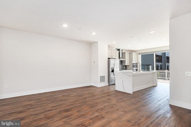 Building Photo - 1743 Riverbluff Ave