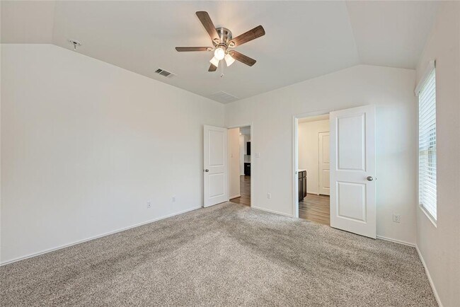 Building Photo - 520 Pandora Cv