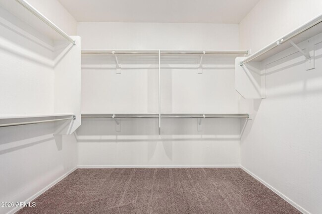 Building Photo - 665 E Rojo Way