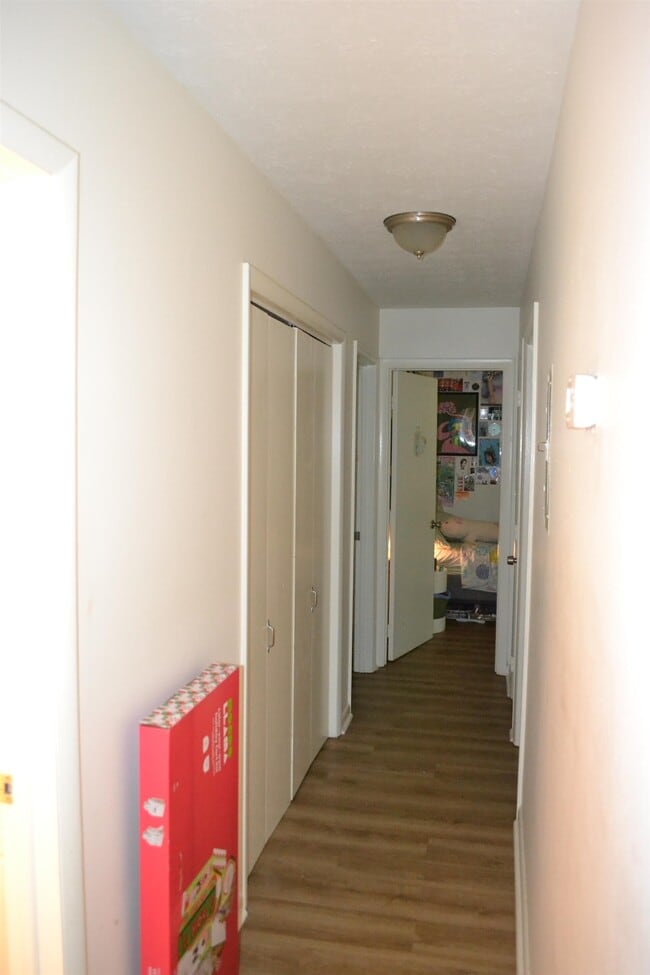 Building Photo - 412 Westwood Dr