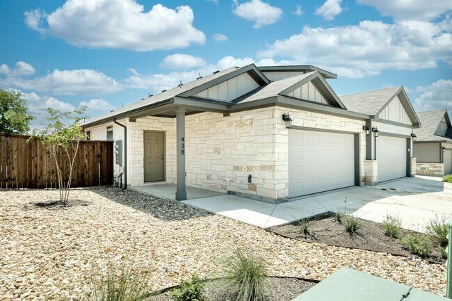 Primary Photo - 438 Parkline Dr