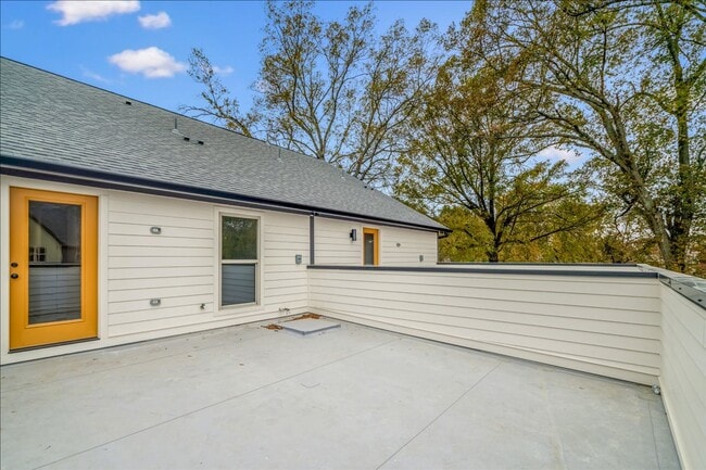 Building Photo - 5472 Park Ave