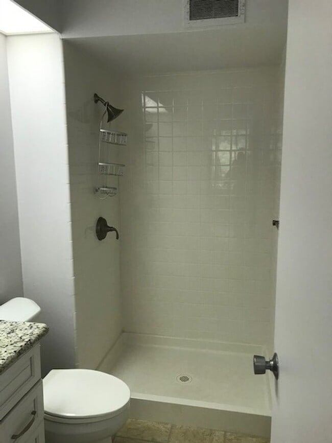 Building Photo - $3,400, Plaza HI Kai Condo, Furnished 2-Be...