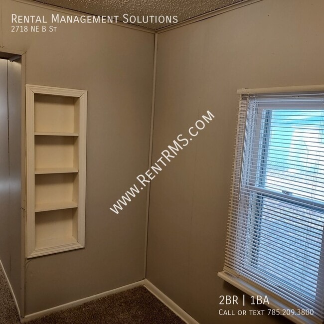 Building Photo - 2718 NE B St